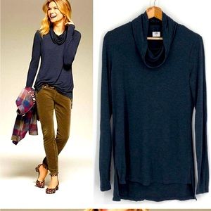 Cabi turtle tee. Medium. Fits larger. Navy color. EUC. Worn once.